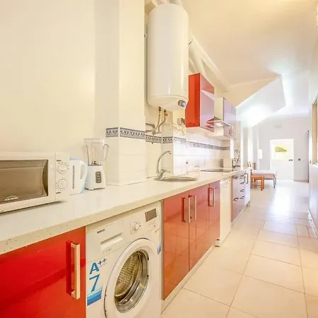Guestready - Candido Dos Reis Beachfront Living Tatil Evi